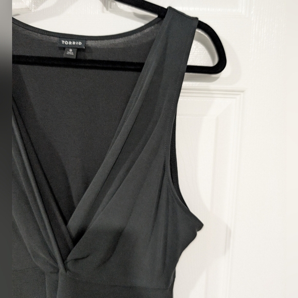 Torrid Surplice Tank - Cupro Black in Size 0 (Large/12) - Picture 5 of 10